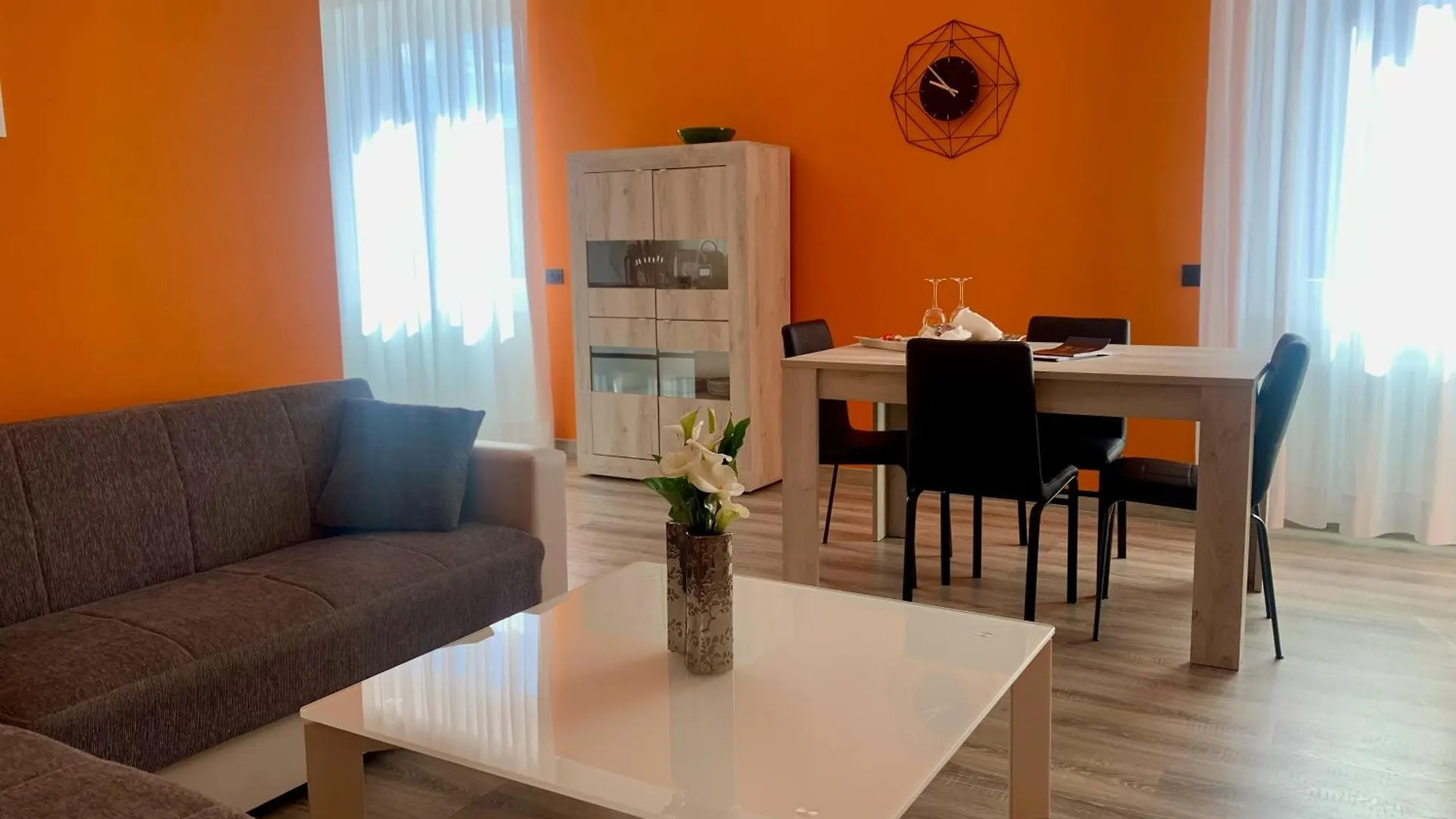 Appartamento Lucia, Lago Di Como, Dongo location